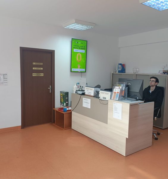 Reteaua Digitala DOOH Indoor - Eridan Microclinica Aviației Receptie 2