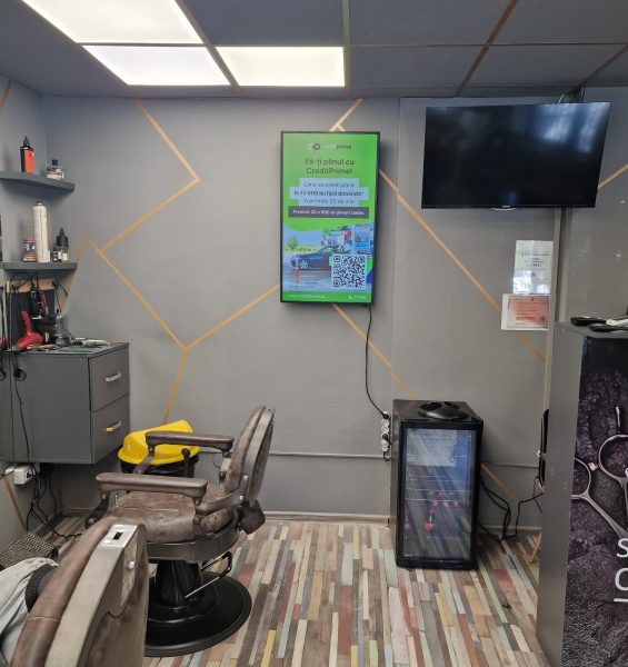 Reteaua Digitala DOOH Indoor - Sud Barber Concept Reteaua Digitala DOOH Indoor - Sud Barber Concept