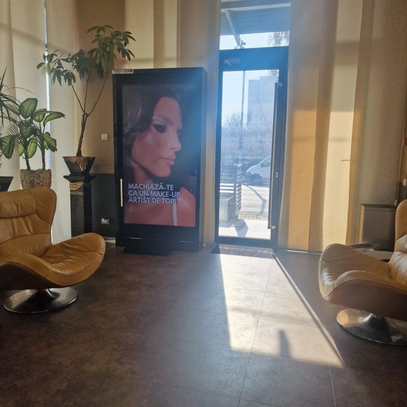 Reteaua Digitala DOOH Indoor - WORLD ESTETICA | clinica estetica de lux