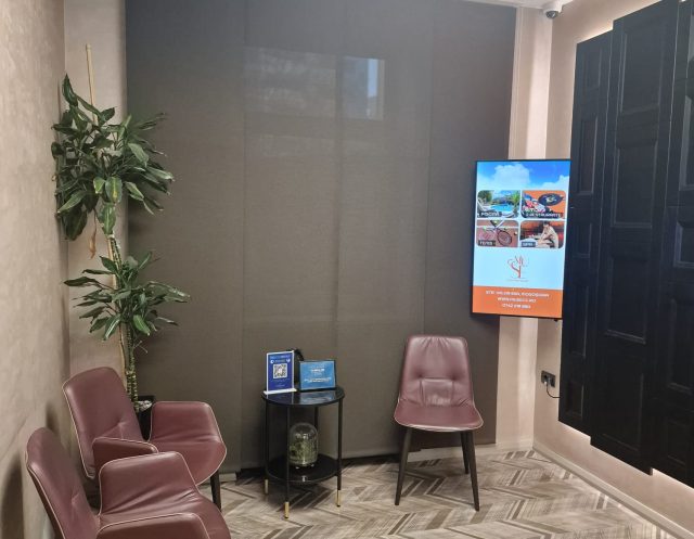 Cum poate un start-up să folosească Rețeaua Digitală DOOH EkoGroup pentru a se lansa pe piață
